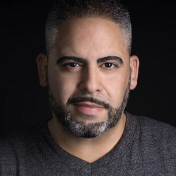 Sarasota based Headshot photographer Luis Cruz
