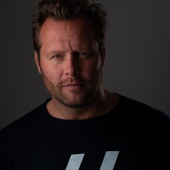 Hazerswoude Rijndijk based Headshot photographer Nick van der Zwan