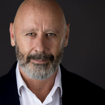  Headshot photographer Julian Pederick