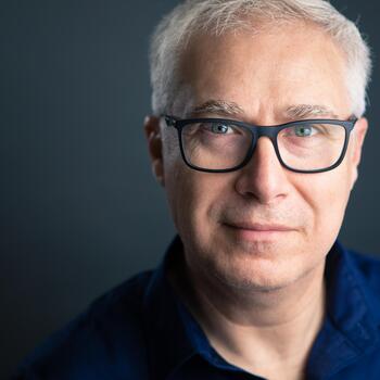 Balgowlah based Headshot photographer Dan Cantero