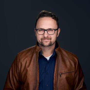 Downers Grove based Headshot photographer Peter Gubernat