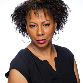 NORTHRIDGE based Headshot photographer Melody De Vivero