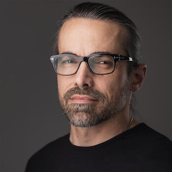 Chattanooga based Headshot photographer Sergio Plecas