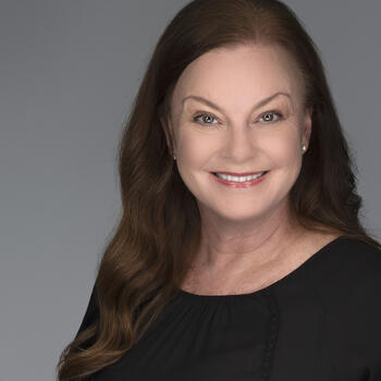 Colleyville based Headshot photographer Mandy Galvan