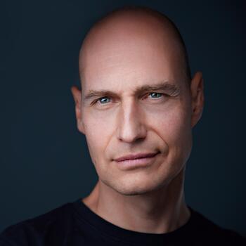 Venlo based Associate headshot photographer Erik Daems