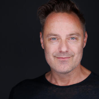 Vancouver based Headshot photographer Menno Klaasse