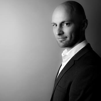  Headshot photographer Linas Tolkevicius