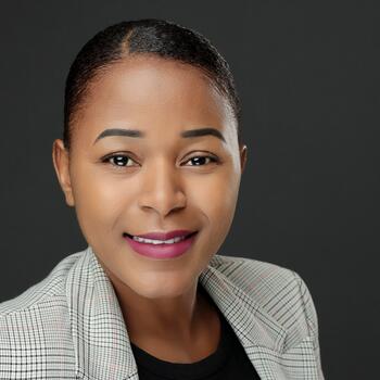 Auburndale based Headshot photographer Christine Demura