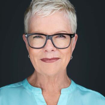 Burbank based Headshot photographer Liz Barlak