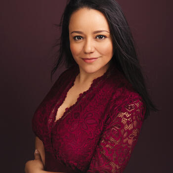 Innsbruck based Headshot photographer Mayumi Acosta