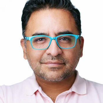 Norwalk based Associate headshot photographer Hector Pachas