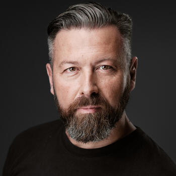 Zagreb based Headshot photographer Darko Mare&scaron;