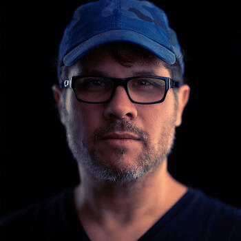 Johnstown  based Headshot photographer Dave Luciew