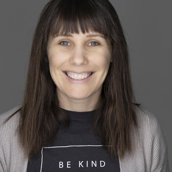 Yorkton based Headshot photographer Lindsey Kautz