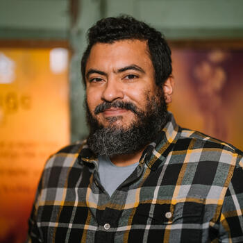 Lowell based Headshot photographer Henry Marte