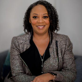 Huntersville based Headshot photographer Regina Fuller