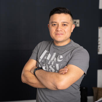 Fairfax based Headshot photographer Manfreddy Andrade