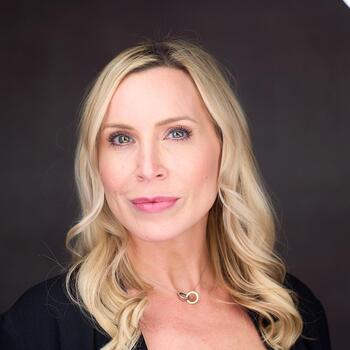  Headshot photographer Amanda Dudzik