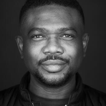 Northridge based Headshot photographer shina okelola