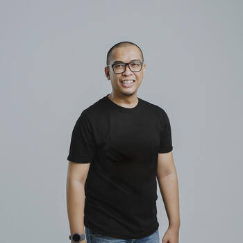 Bandung based Headshot photographer Muhammad Azmi