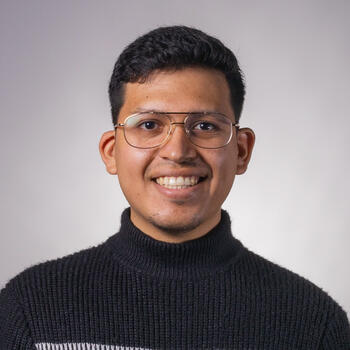  Headshot photographer Jes&uacute;s Calder&oacute;n