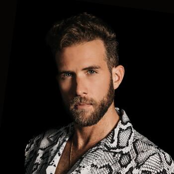 Miami based Headshot photographer Shaun McCreedy