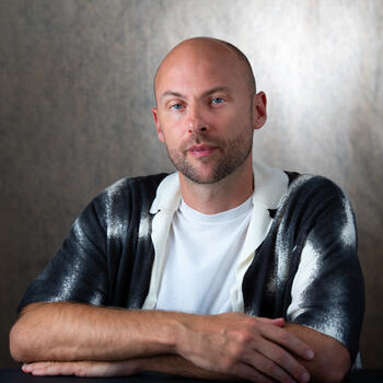 London based Headshot photographer Adam Isfendiyar