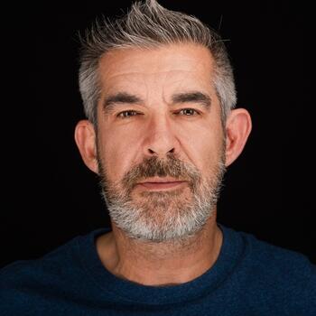 Qawra based Headshot photographer Joseph Hall