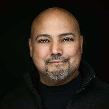 Pembroke Pines based Headshot photographer Enrique Olivieri