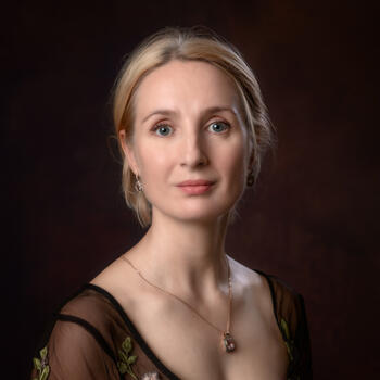 Charleston based Headshot photographer Vera Djackova