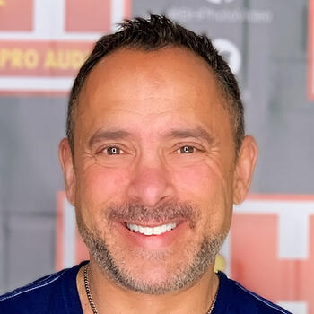 Norwalk based Headshot photographer Scott Howard