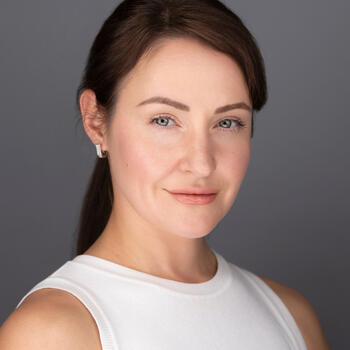 Toronto based Headshot photographer Galina Chernyshova