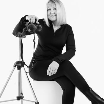 Meopham based Headshot photographer Linda Casey