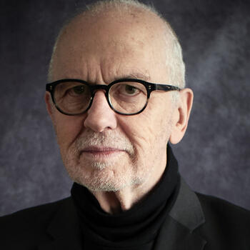 Frankfurt based Headshot photographer PETER LEVIN