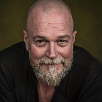 Aalsmeer based Headshot photographer Jean Haasbroek