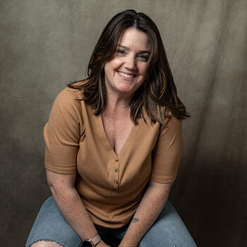 WEST BEND based Headshot photographer Judith Dineen