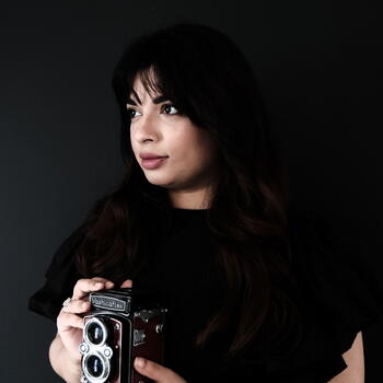 New Tecumseth based Headshot photographer Dania Ahmad