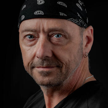 Burton-on-trent based Headshot photographer Bob billings