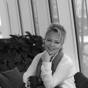 Guttenberg based Headshot photographer deva akman