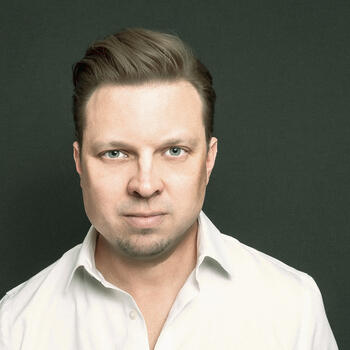 Kettering based Headshot photographer Aaron Farrier