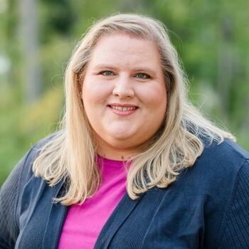 Glen Allen based Headshot photographer Erin Schrad