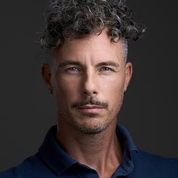 Vienna based Headshot photographer Tim Huening