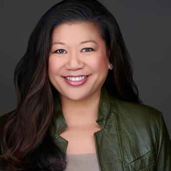 Chicago based Associate headshot photographer Anna Cillan