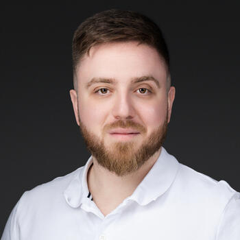 Burnaby based Headshot photographer Robert Stirbu