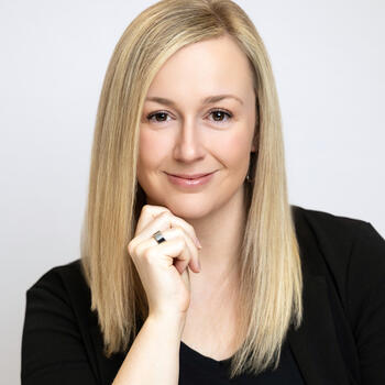 Layton based Headshot photographer Sara Vaz