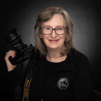 Omaha based Headshot photographer Suzanne Luttig