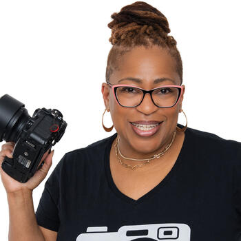 Fredericksburg based Headshot photographer Shanita Jones