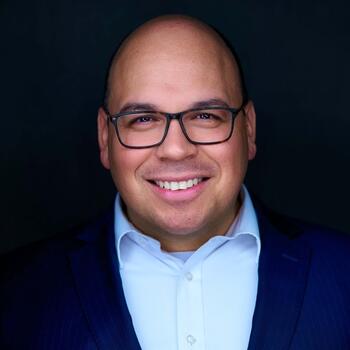 Modesto based Headshot photographer Alfonso Rojas