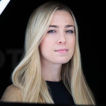 North Hollywood based Headshot photographer Alexandra Hryshyn