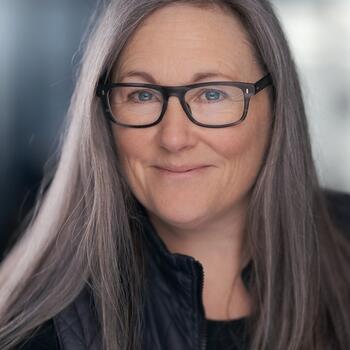 Foster City based Headshot photographer Tracy Martin